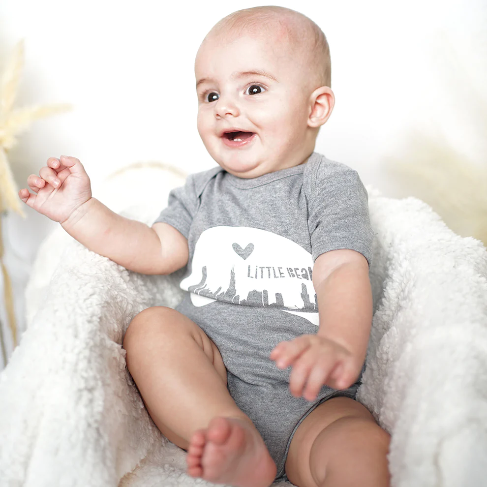 http://littlebarnbaby.com/cdn/shop/products/little_bean4_1.webp?v=1674857857